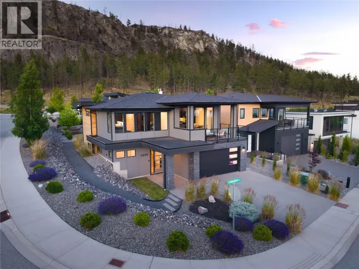 9499 Ledgestone Road, Lake Country