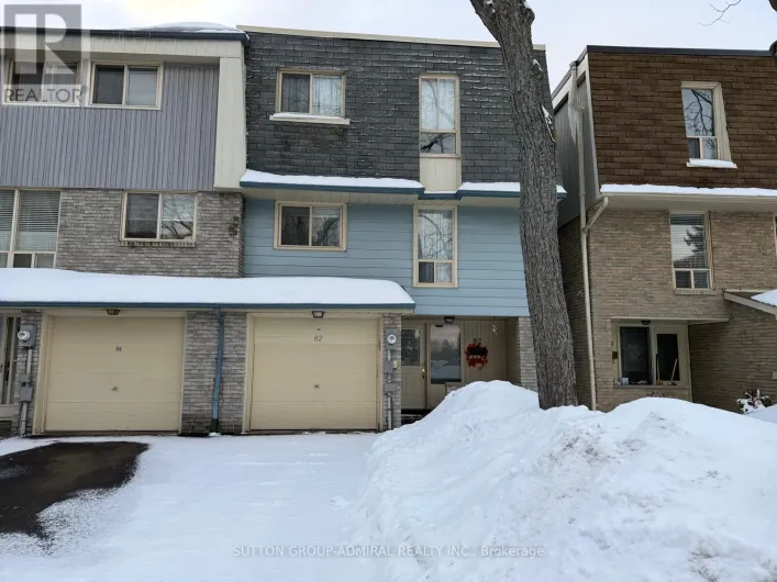 94(UPPER LEVEL) - 82 HENDERSON DRIVE, Aurora