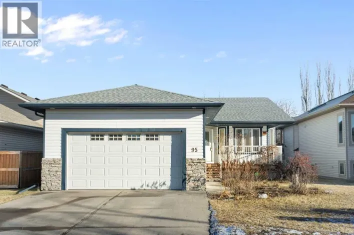 95 Cambridge Glen Drive, Strathmore