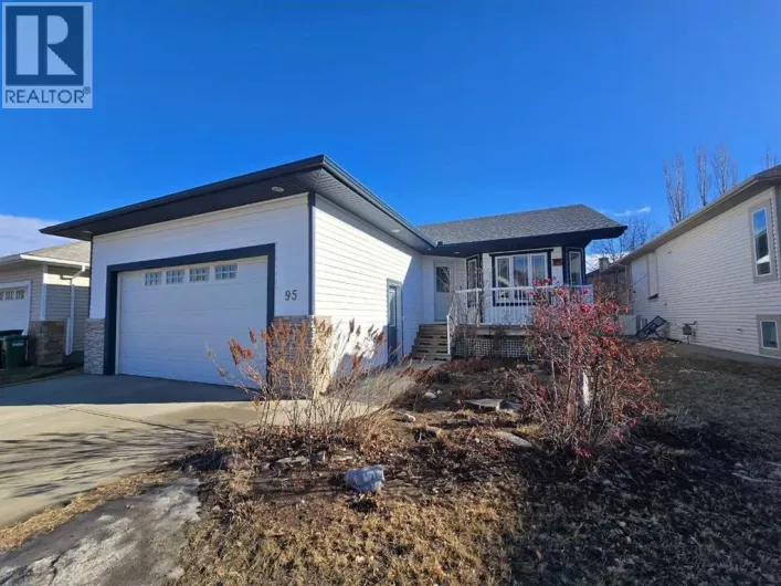 95 Cambridge Glen Drive, Strathmore