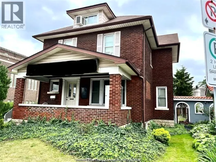 95 GILES BOULEVARD East, Windsor