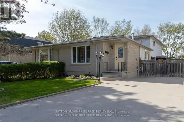 95 SCOTCHMERE CRESCENT, London South