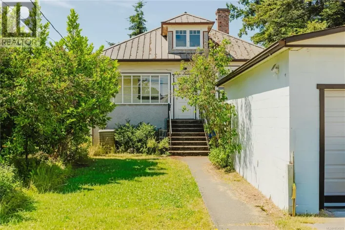95 Sims Ave, Saanich