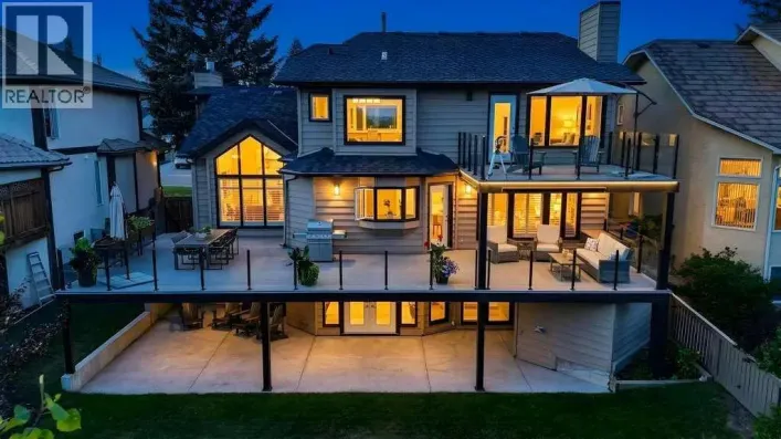95 Woodridge Close SW, Calgary