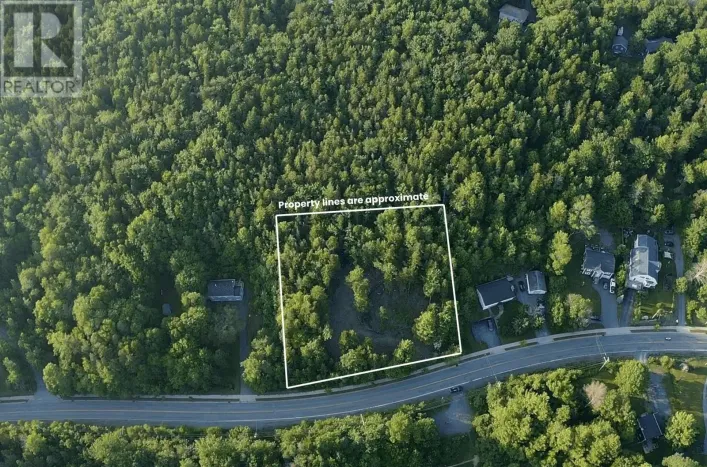 950 Fall River Road, Fall River