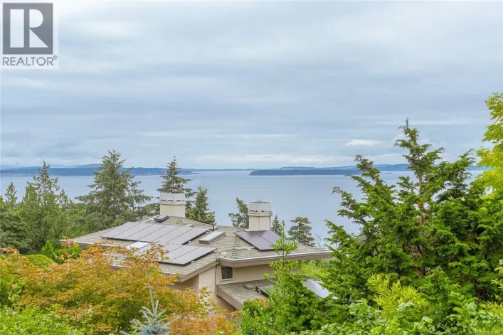 951 Seamist Rise, Saanich