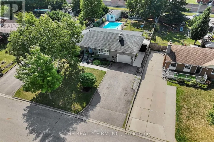 952 EAGLE CRESCENT, London South