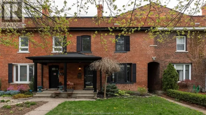 952 Monmouth, Windsor