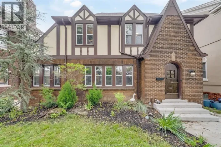 952 VICTORIA AVENUE, Windsor