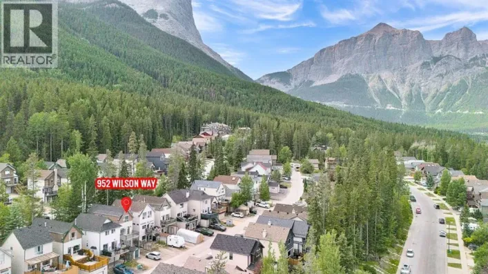 952 Wilson Way, Canmore
