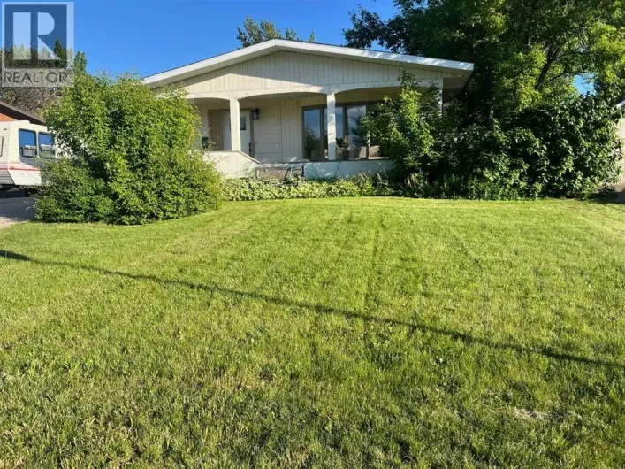 953 Columbia Boulevard W, Lethbridge