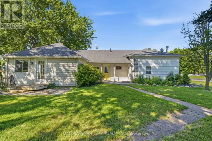 953 COUNTY 2 ROAD, Port Hope