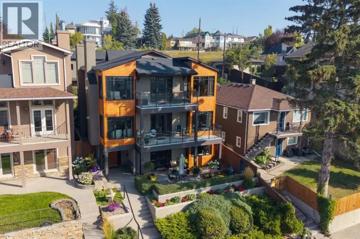 954 Drury Avenue NE, Calgary