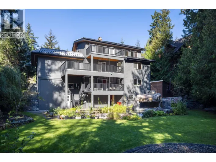 9548 EMERALD DRIVE, Whistler