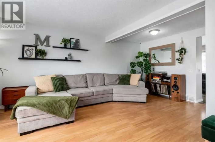 955 Erin Woods Drive SE, Calgary