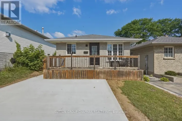 955 LAWSON ROAD, London North