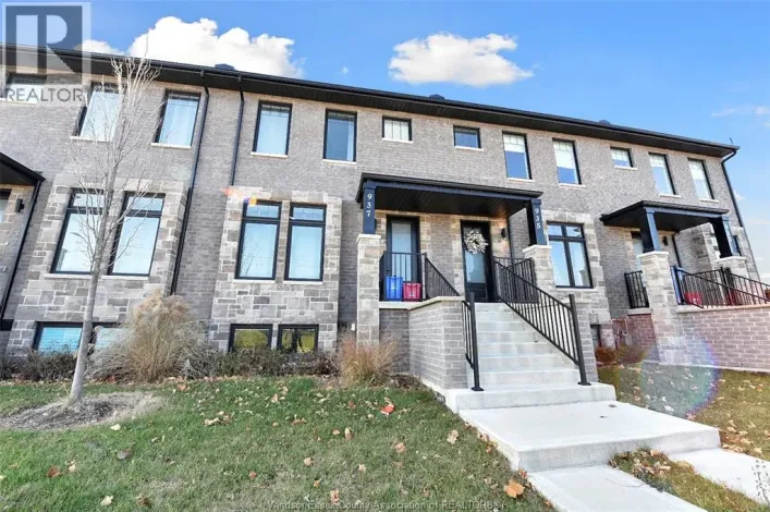 955 WALKER ROAD, Windsor