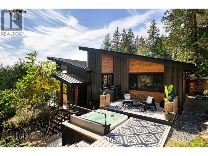 955 WINDJAMMER ROAD, Bowen Island