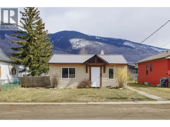956 4TH AVENUE, McBride
