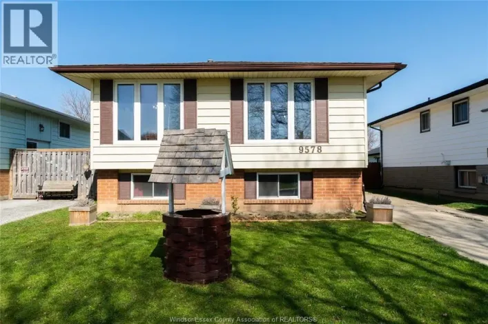 9578 AVERY Unit# MAIN, Windsor