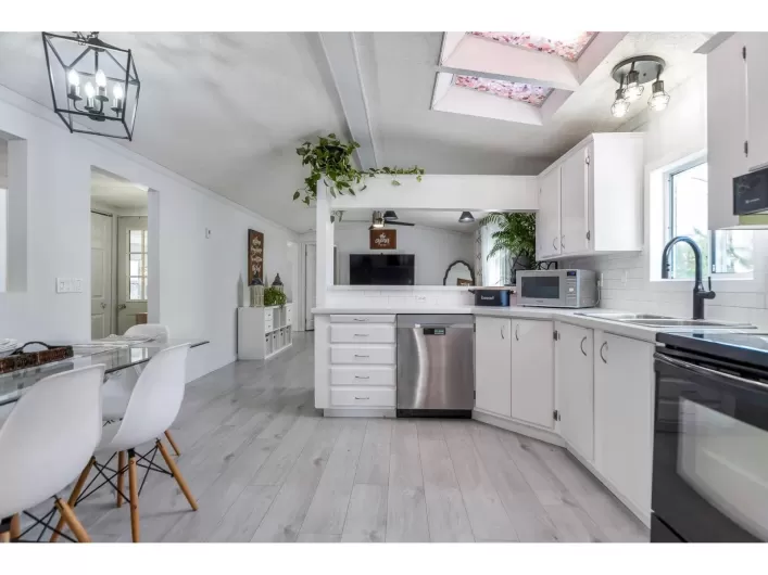 96 1840 160 STREET STREET, Surrey