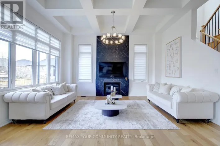 96 BOND CRESCENT, Richmond Hill