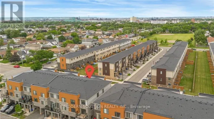 96 DRYDEN LANE, Hamilton