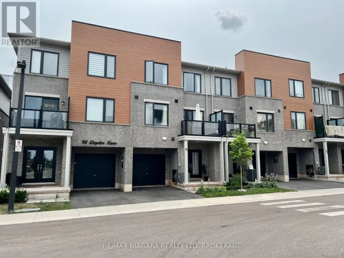 96 DRYDEN LANE, Hamilton