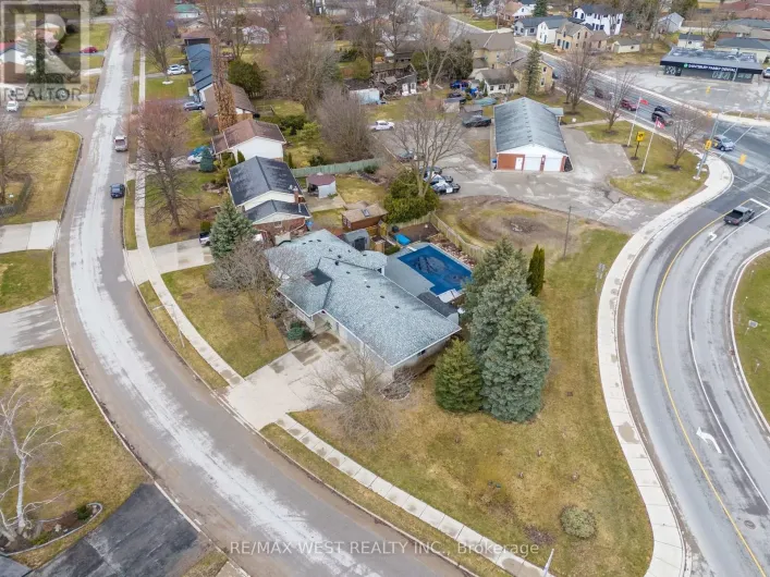 96 LANGFORD DRIVE, Lucan Biddulph