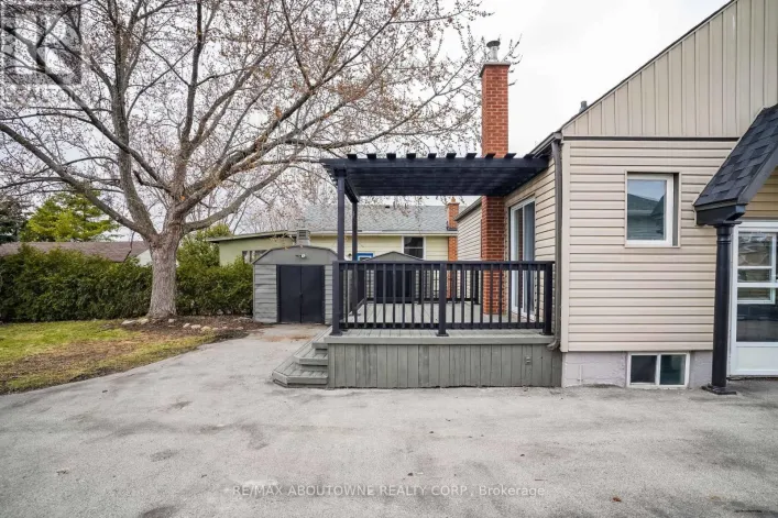 96 MOHAWK ROAD E, Hamilton