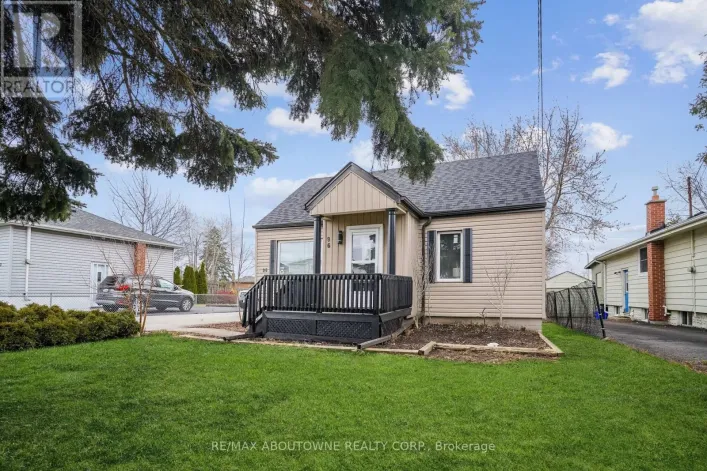 96 MOHAWK ROAD E, Hamilton