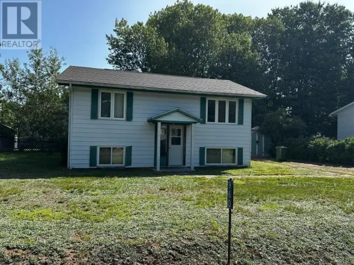 960 Labrador Lane, Greenwood