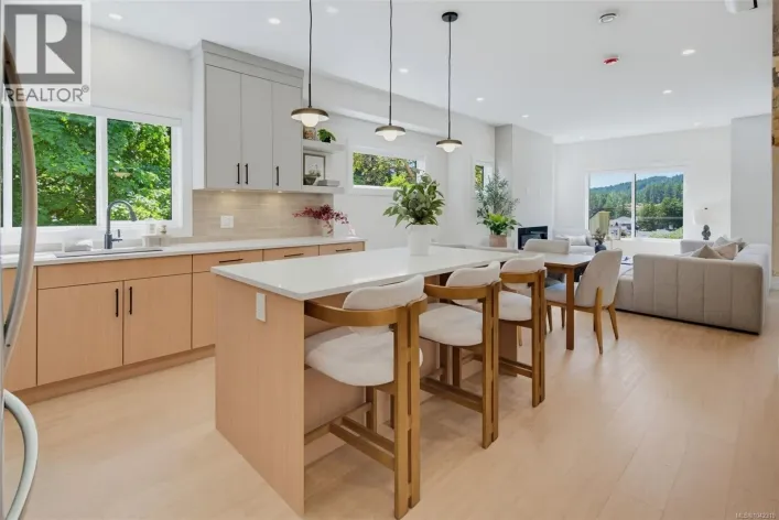 960 Siskin Ridge, Langford