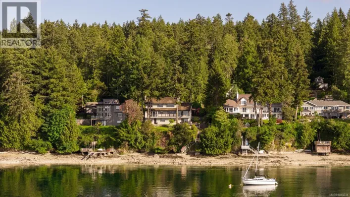 9600 Ardmore Dr, North Saanich