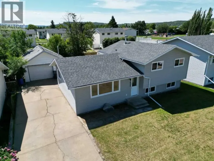 9609 77 Avenue, Peace River