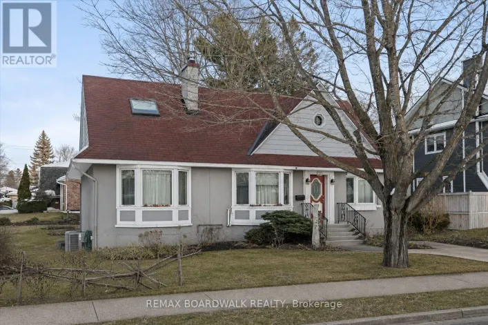 961 KINGSMERE AVENUE, Ottawa