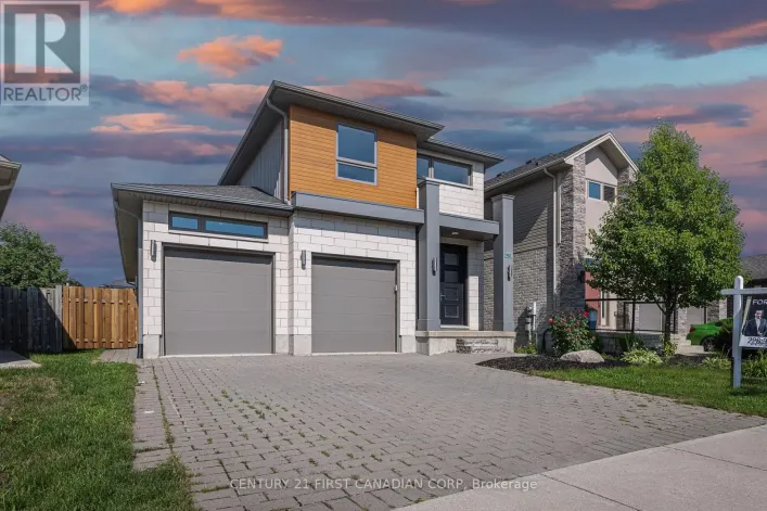 962 MOY CRESCENT, London North