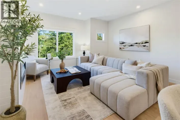 962 Siskin Ridge, Langford