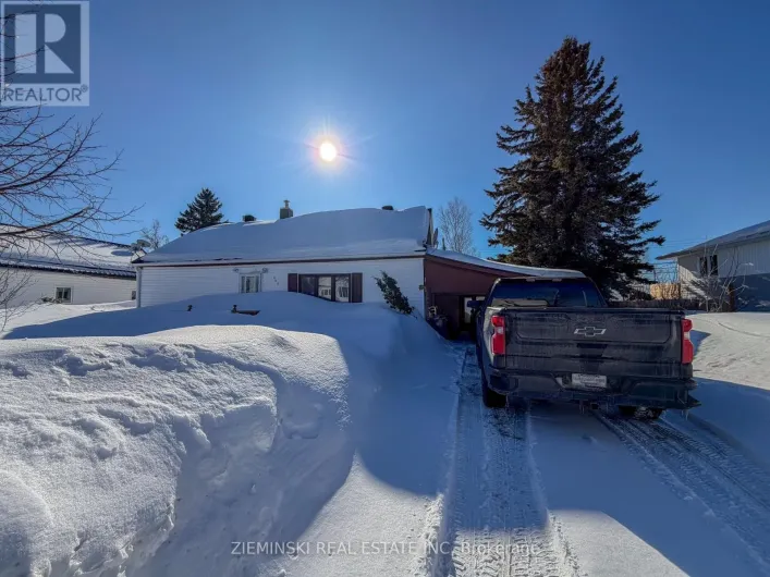 963 VICTORIA ROAD, Iroquois Falls