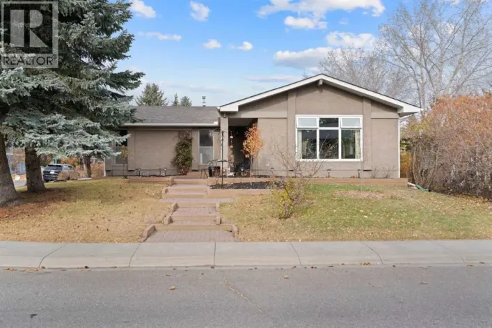 9632 Oakcliffe Drive SW, Calgary