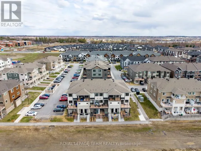 966 CHAPMAN MILLS DRIVE, Ottawa