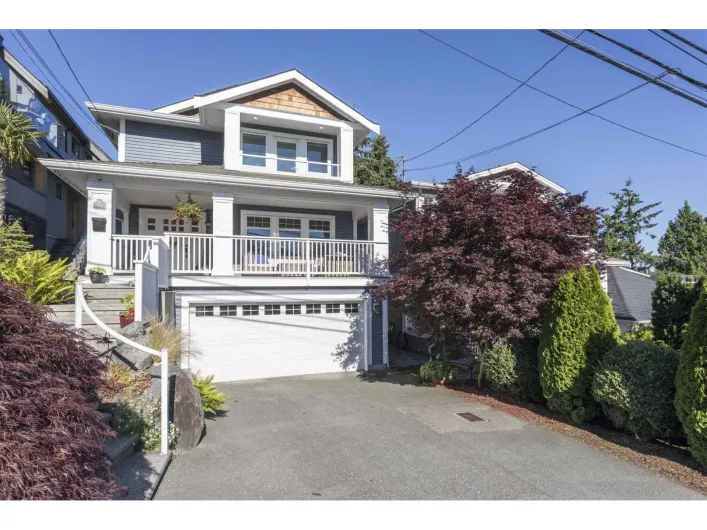 966 LEE STREET, White Rock