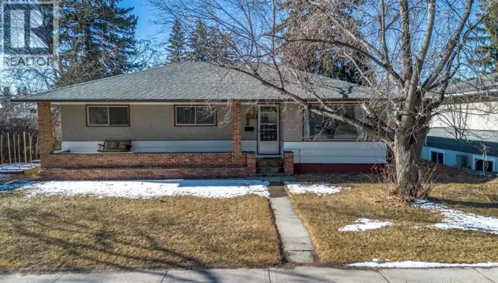 967 Northmount Drive NW, Calgary
