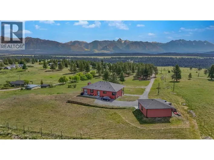 9693 CLEARVIEW Road, Cranbrook