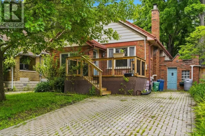97 SPRINGBANK DRIVE, London South