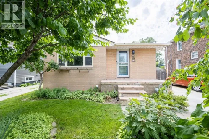 971 FAIRVIEW BOULEVARD, Windsor