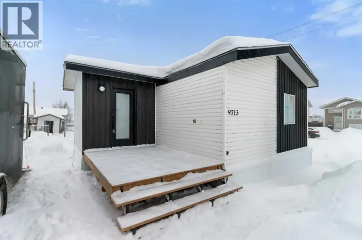 9713 102 Avenue, Clairmont