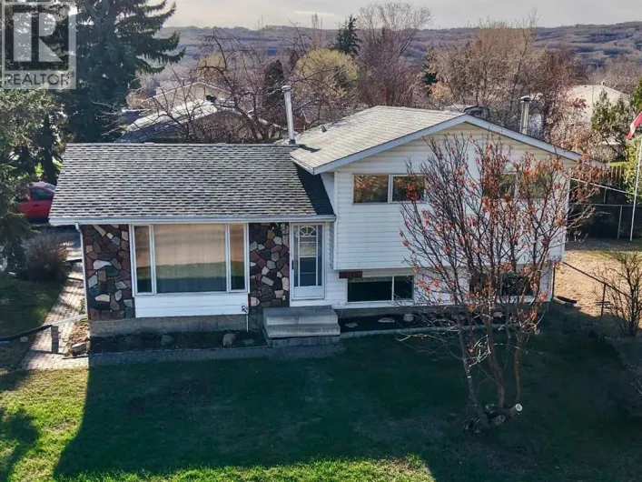 9714 77 Avenue, Peace River