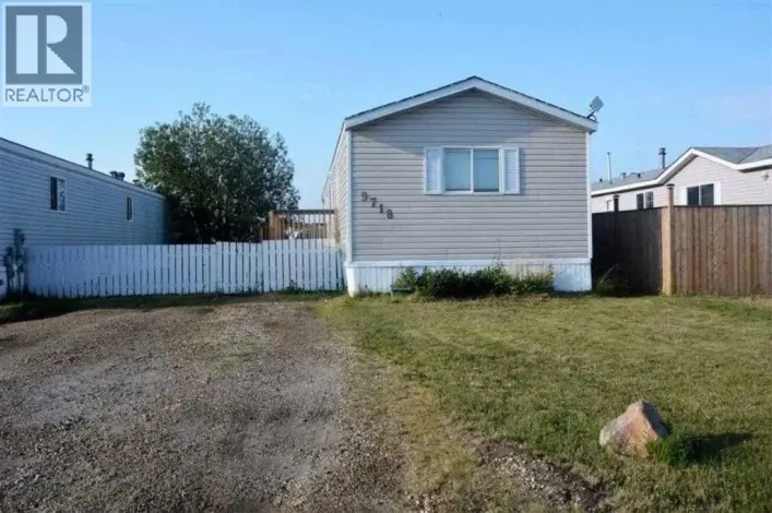 9718 108 Avenue, Clairmont