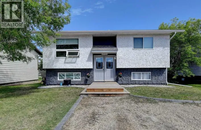 9724 94 Avenue, Wembley